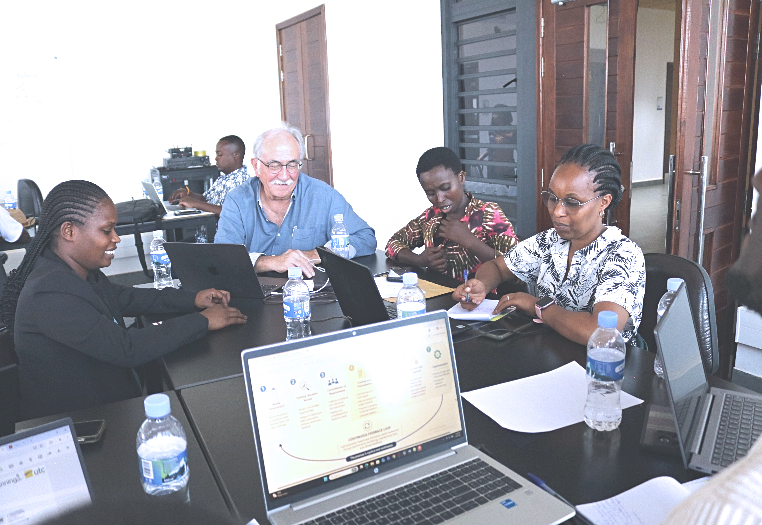Group work and exchanges between participants