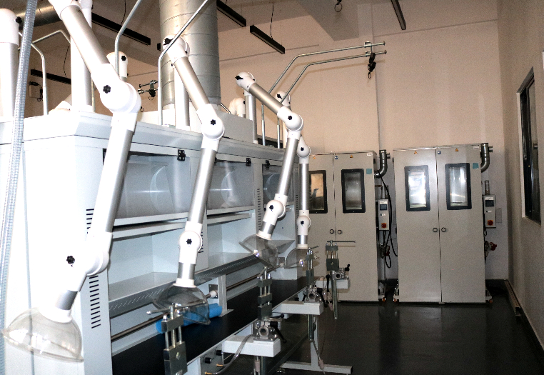 Vacuum casting and lamination benches with extraction hoods